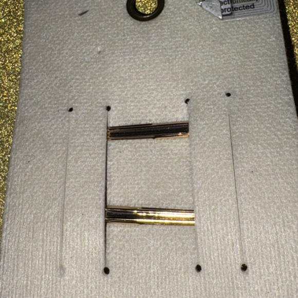 Urban Outfitters Cherry Pearl Slide Barrette Set - Picture 3 of 3